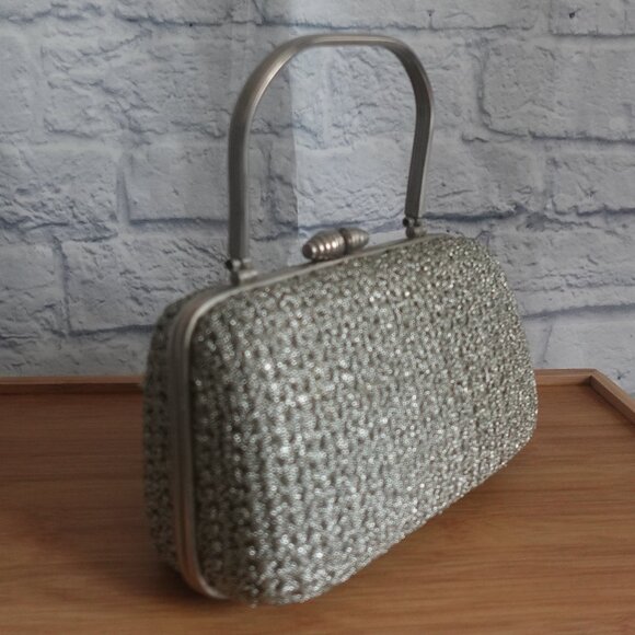Vintage Italian Made hard shell mini bag in Silver knit - Picture 2 of 9